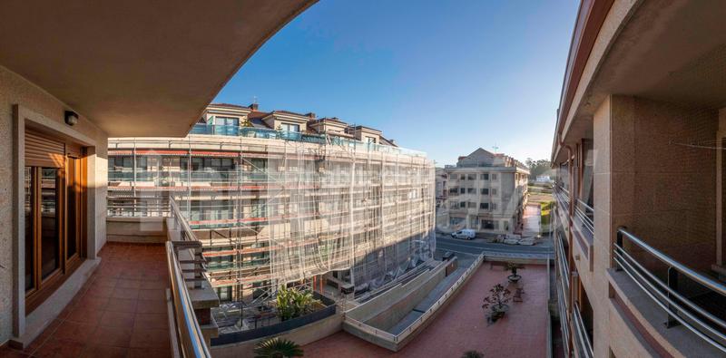 Foto 934efe52-0b62-45fb-93de-2e3d4b484ee5. Apartament a po-550 3-a a Noalla Sanxenxo