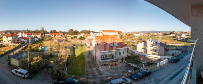 Foto 98288b1c-9c90-4bfa-b87e-eee71c8fe13f. Apartament a po-550 3-a a Noalla Sanxenxo