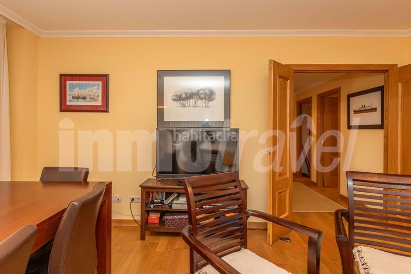 Foto d1aa8c54-ba22-401b-bc04-ca54a61f0752. Apartament a po-550 3-a a Noalla Sanxenxo