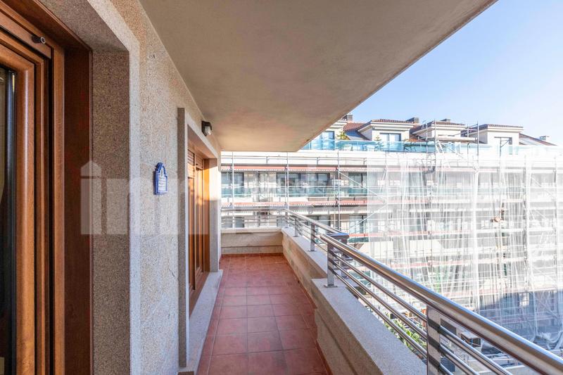 Foto ebc1f0e8-7a67-4f67-b522-a60ba5a29b6c. Apartament a po-550 3-a a Noalla Sanxenxo
