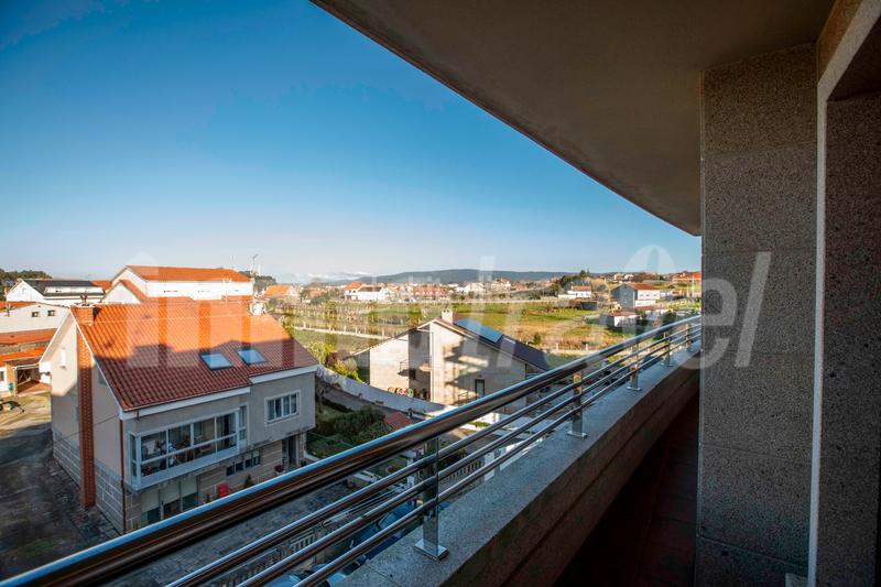 Foto ef095108-b813-46a9-8463-32e952d6b0b0. Apartament a po-550 3-a a Noalla Sanxenxo