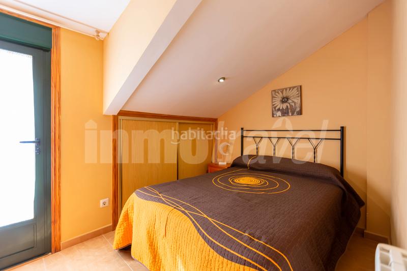 Foto 686f6225-d30d-42e9-97fe-aa1e901e0a65. Casa adossada a lugar soutullo 90d a Noalla Sanxenxo
