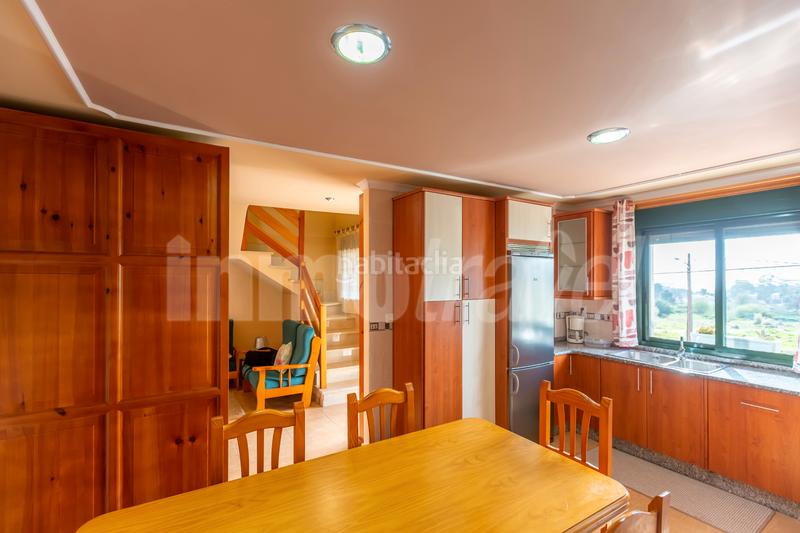Foto 7ae973b3-6ee1-45b8-ad59-ae6a54264454. Casa adossada a lugar soutullo 90d a Noalla Sanxenxo
