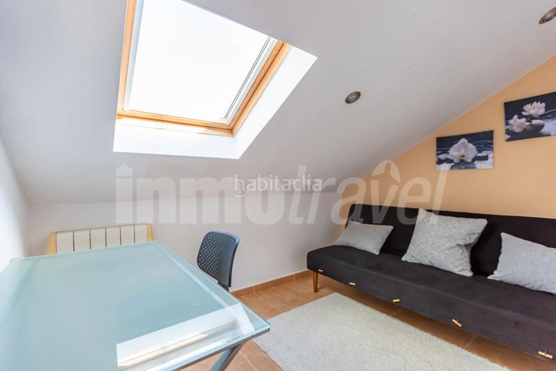 Foto bf1dabcb-3226-4a3d-a9e3-d86a10a720b4. Casa adossada a lugar soutullo 90d a Noalla Sanxenxo
