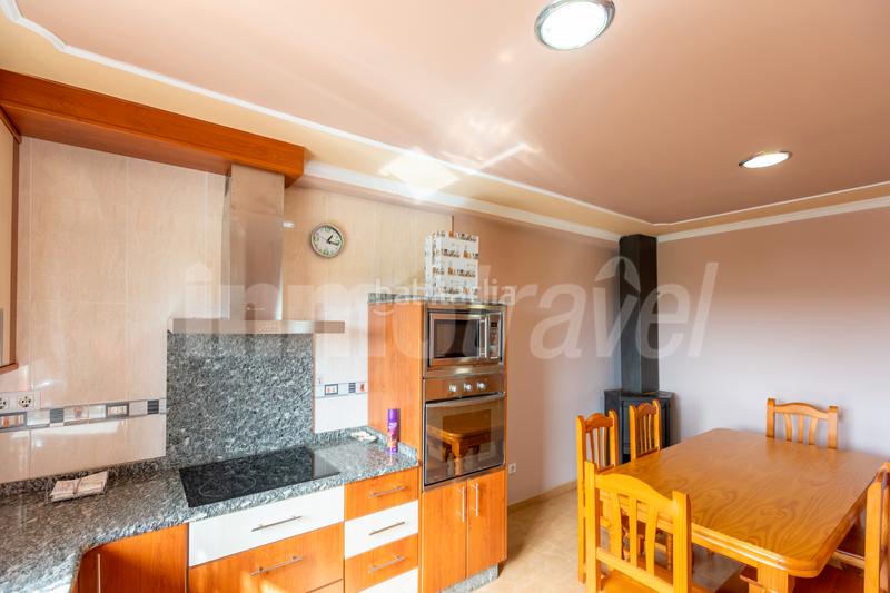 Foto f96925be-28f1-4e89-b931-159b7d7f4f67. Casa adossada a lugar soutullo 90d a Noalla Sanxenxo