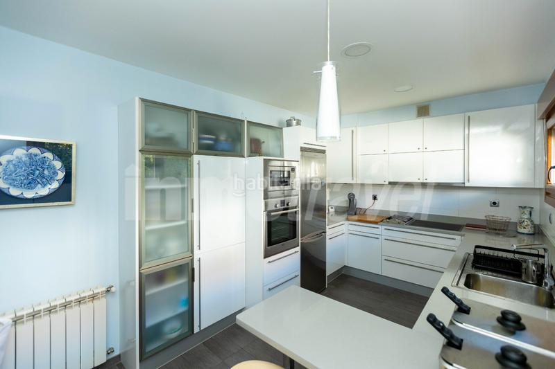 Foto e53b1eef-07af-47ce-b7c1-9d30e2ddd7e1. Chalet in po-308 12a in Sanxenxo pueblo Sanxenxo