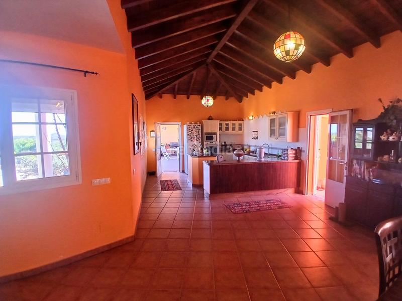 Foto dd9f7f7c-322f-4a56-a355-6b6f85ec1c1c. Xalet a lugar llanos de la higuera ip02 a Juan Gopar Tuineje