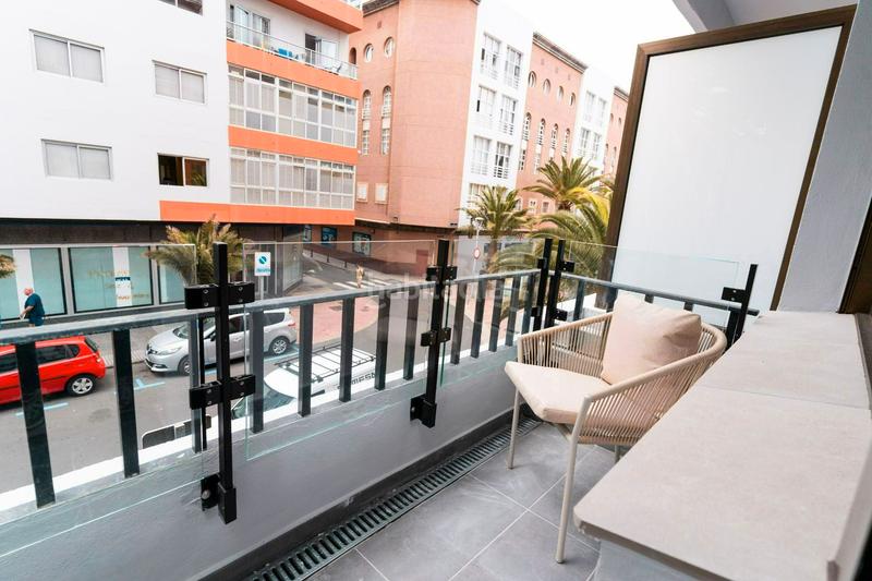 Foto ea664638-e18a-40dd-a8de-c5534f77c845. Estudio 80m<sup>2</sup> en calle fernando guanarteme 5 en Santa Catalina - Canteras Palmas de Gran Canaria (Las)