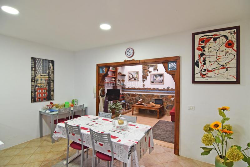 Foto 16a635f1-d27b-4bbe-9e13-5b8d9c42e8a5. Casa pareada en calle ciceron 36 duplex en venta en el goro en Telde