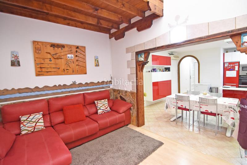 Foto 3063535f-edae-48f7-a9d2-d0f6b41a0dfe. Casa pareada en calle ciceron 36 duplex en venta en el goro en Telde