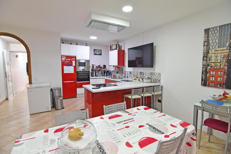 Foto b1aaa547-7fec-43fc-9711-35acd55be14c. Casa pareada en calle ciceron 36 duplex en venta en el goro en Telde