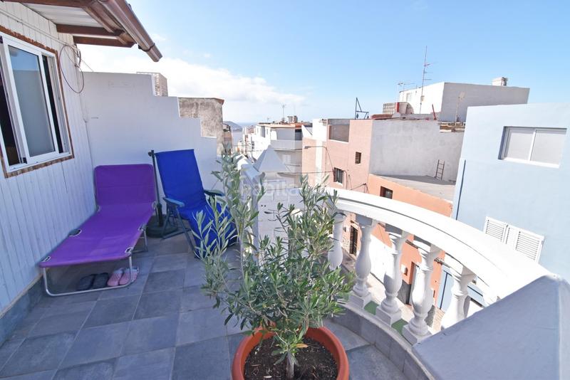 Foto d2cc747c-3d1c-4543-959b-6eca36d6801f. Casa pareada en calle ciceron 36 duplex en venta en el goro en Telde
