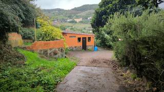 Casa a Moya. Finca de 15.000 m2 con casa rural