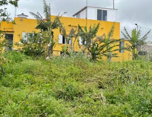 Casa  Calle carreras. Vive rodeado de calma en esta fantástica casa con terreno  no hi