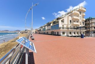Lloguer Pis  Calle bolivia. Alquiler por temporada  1ª línea playa de las canteras  las palm