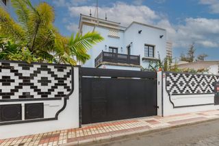 Xalet  Calle domingo rivero. Chalet independiente reformado con garaje y jardín
