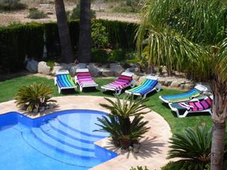 Chalet in El Casalot. Casa independiente en mont roig del camp