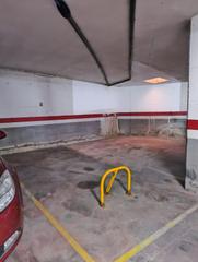 Parking coche en Centre. En plena calle barcelona