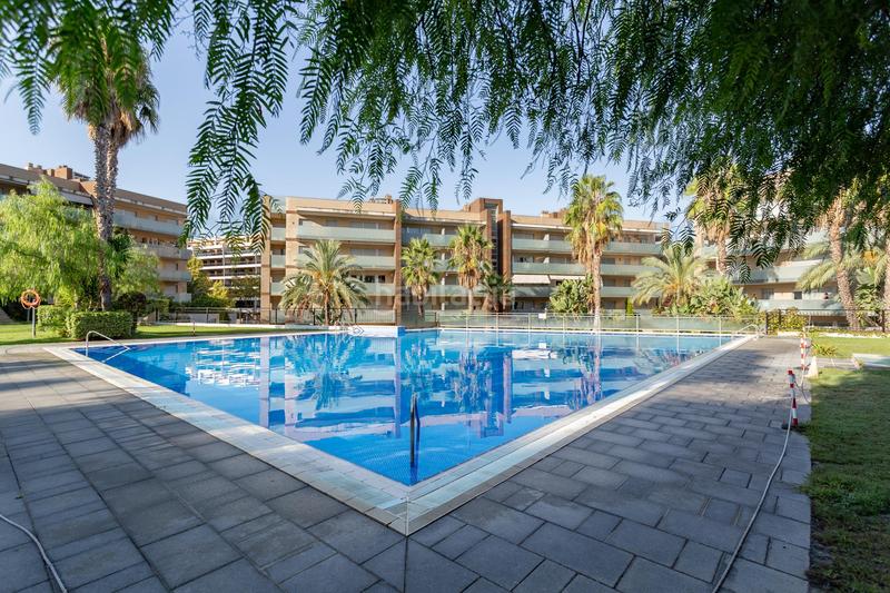 Foto 6d37f396-553c-4853-91a1-cda23076b70b. Attico con riscaldamento parcheggio piscina in Plaça Europa - Port Aventura Salou