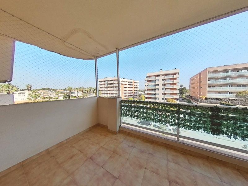 Foto a72460db-0d5d-434b-9b6c-e6ee9eb196cb. Pis amb piscina a Centre Salou