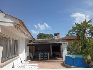 Chalet in Sant Jaume dels Domenys. Casa individual en la prestigiosa urb. el papagai.