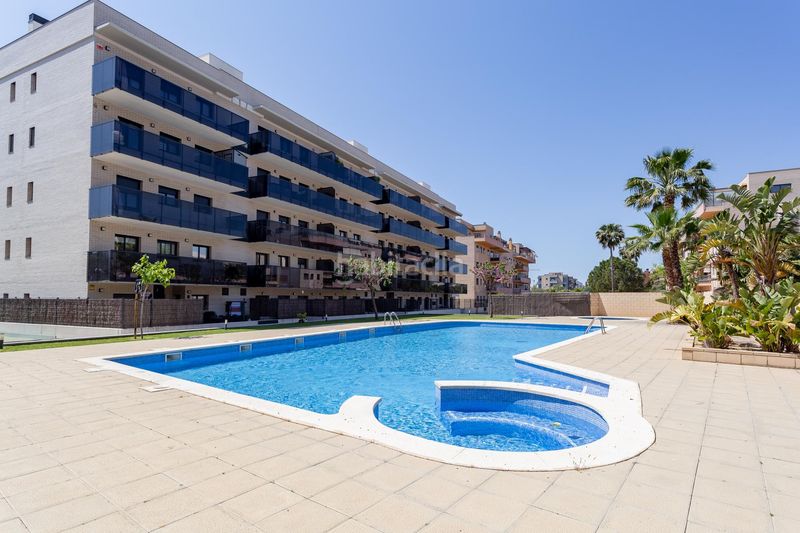 Foto f3feb5bc-7be1-4aaa-9378-b5bea7c11d04. Pis amb calefacció piscina a Barenys Salou