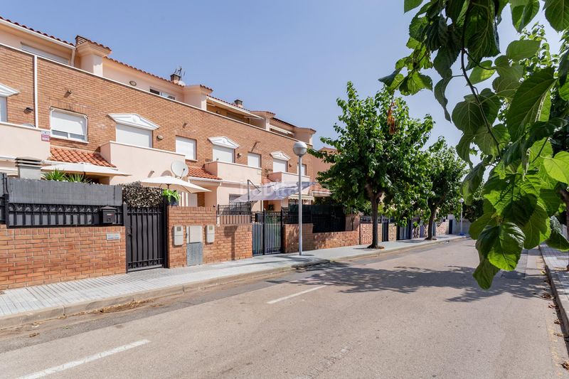 Foto 16f08e84-9581-4ee4-8f5b-7d6546704eed. Casa aparellada amb calefacció aparcament piscina a Salou