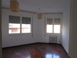 Location Appartement à Guinardó. Hogar luminoso recién pintado