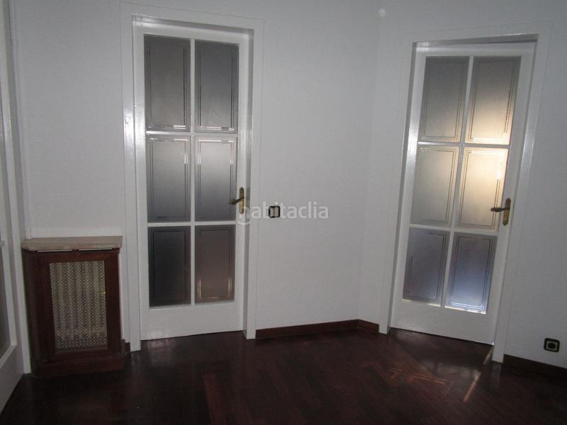 Foto ad76363a-bc29-4f37-960e-a3fab9751665. Affitto appartamento con riscaldamento in Guinardó Barcelona