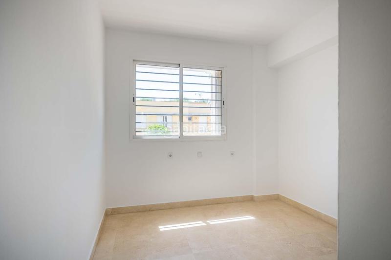 Foto 713db584-3ad5-4265-a45a-25cd871f5c58. Chalet  independiente en Almensilla