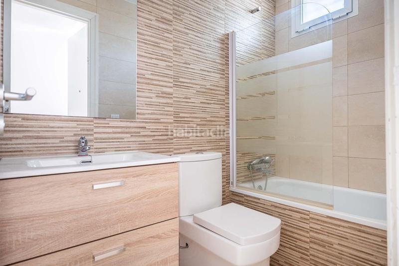 Foto b818e2cc-2bae-4851-88f9-92340ef16061. Chalet  independiente en Almensilla