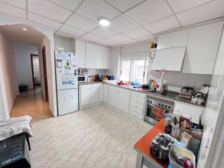 Etagenwohnung  Calle san vicente. Venta de piso de 4 habitaciones en nules