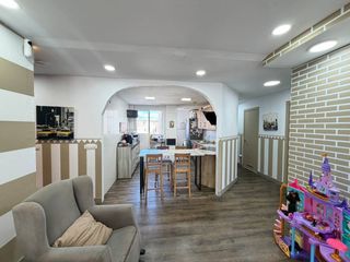 Flat  Avenida nules. Venta de piso exterior y soleado en zona camí de llombai, borria