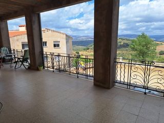 Etagenwohnung  Calle número 1. Venta de piso interior amueblado en benassal
