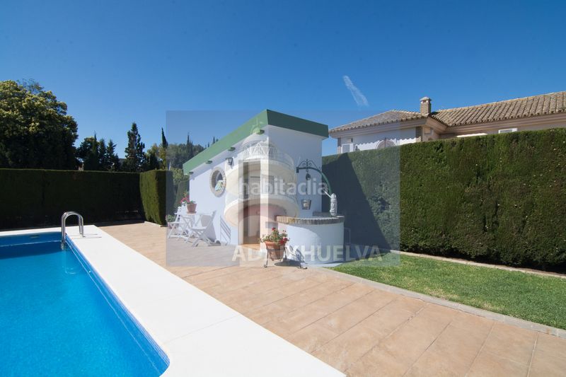 Foto d7f00302-b196-4336-8c5d-2577e3cf5cae. Xalet amb xemeneia calefacció aparcament piscina a Aljaraque