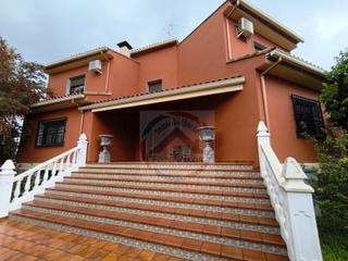 Casa  N/a. Casa 6 habitaciones  3 hab. auxiliares venta blgida