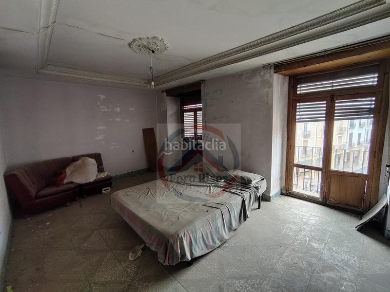 Foto a6cfa1d1-d20e-4f0b-82e5-2e7c7f839501. Casa  5 habitaciones, triplex venta en Xàtiva