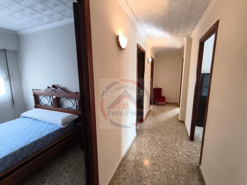 Foto bc08d2f4-4e08-40c4-a119-2ab4ca8ef653. Casa  4 habitaciónes, duplex venta en Xàtiva