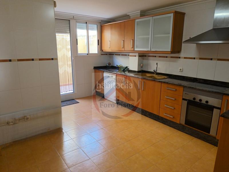 Foto 34a61f7e-bb83-44dc-87a7-3d66a7240d88. Casa  4 habitaciónes, duplex venta novelé en Novetlè