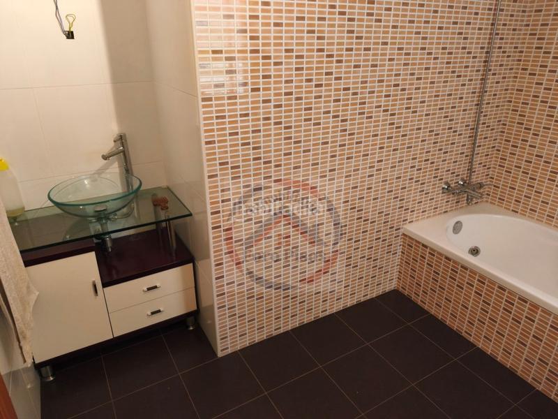 Foto 52df940d-1d3d-474a-9da2-0dd7c56125fb. Casa  4 habitaciónes, duplex venta novelé en Novetlè