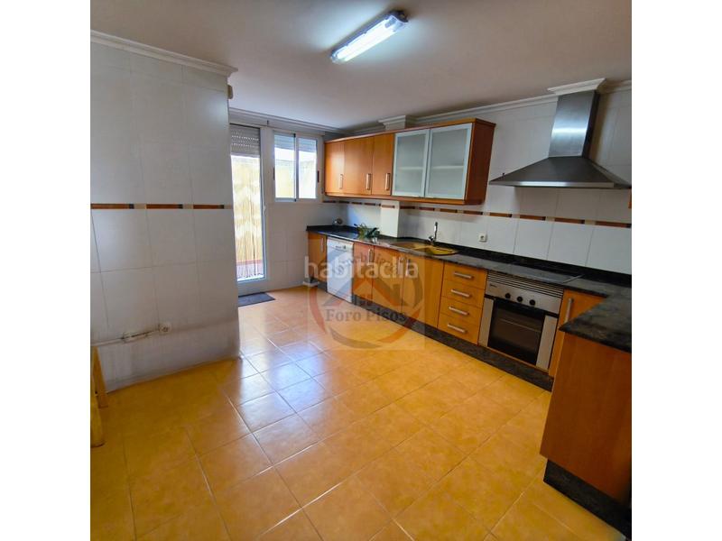 Foto 6bf30a9f-5cd9-4b99-9953-44f6b7f172ce. Casa  4 habitaciónes, duplex venta novelé en Novetlè