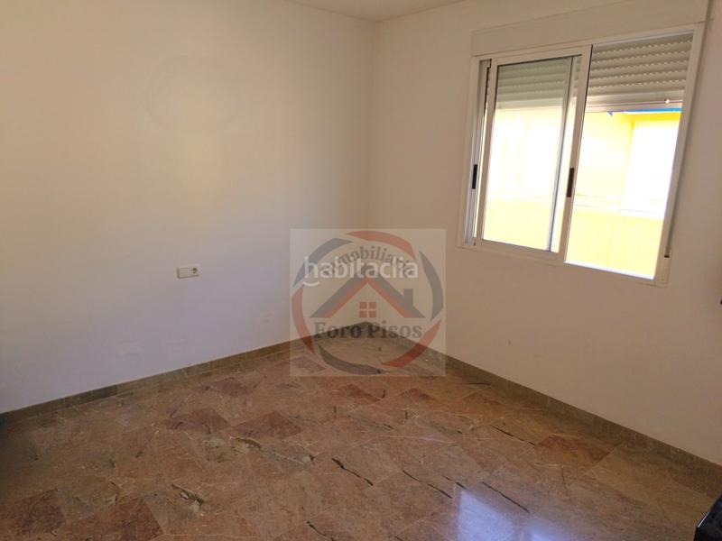 Foto bdf0c278-7909-4527-ae67-325f51002fed. Casa  4 habitaciónes, duplex venta novelé en Novetlè