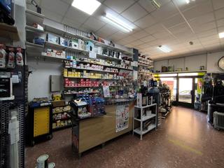 Traspàs Local Comercial  Calle velazquez. Traspaso o venta de la ferretería de refercia en chiva