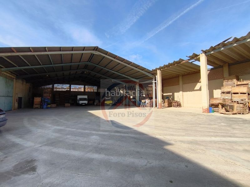 Foto a7596bdc-3d85-4f0d-884c-75f56ba81e6a. Local comercial a Llosa de Ranes