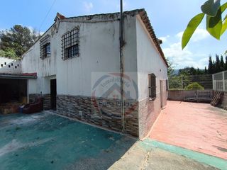 Casa  Partida valderranes. Casa de campo de 2 plantas, garaje y gran terraza en entorno nat