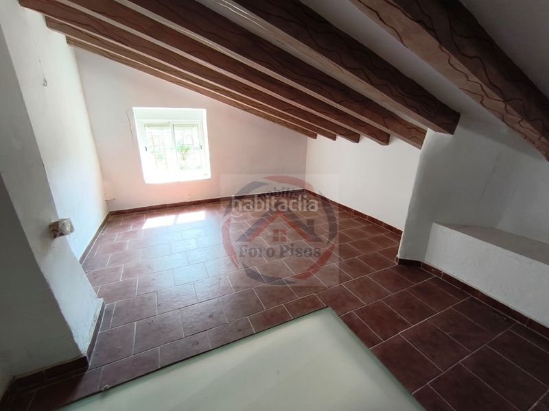 Foto b8e9ff81-8b03-4e90-bfe1-ccd2a71b71a7. Casa amb aparcament a Simat de la Valldigna