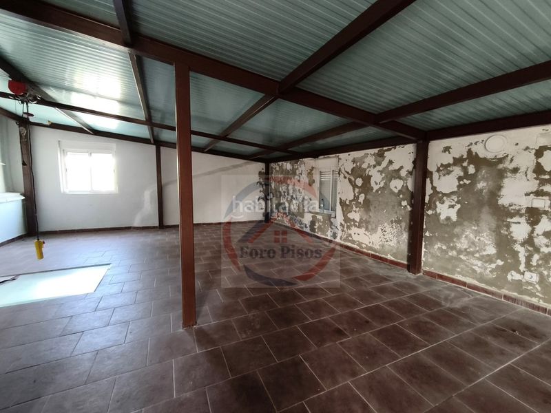 Foto f9e0b37f-da05-4258-9082-1e00fc7c3c46. Casa amb aparcament a Simat de la Valldigna