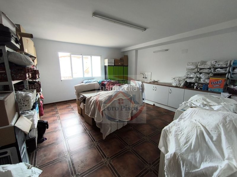 Foto 1ecbef68-1fa8-4bea-899b-1e5557c59d20. Casa amb aparcament a Sant Francesc Valencia