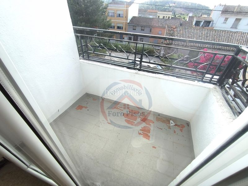 Foto bd08352c-6f84-48ea-87ca-63e0fc6babae. Casa amb aparcament a Manuel