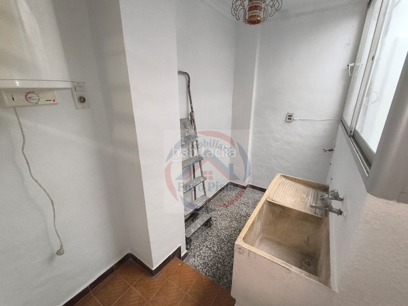 Foto ee12babf-aa9e-4208-812d-5de02350e797. Casa amb aparcament a Manuel